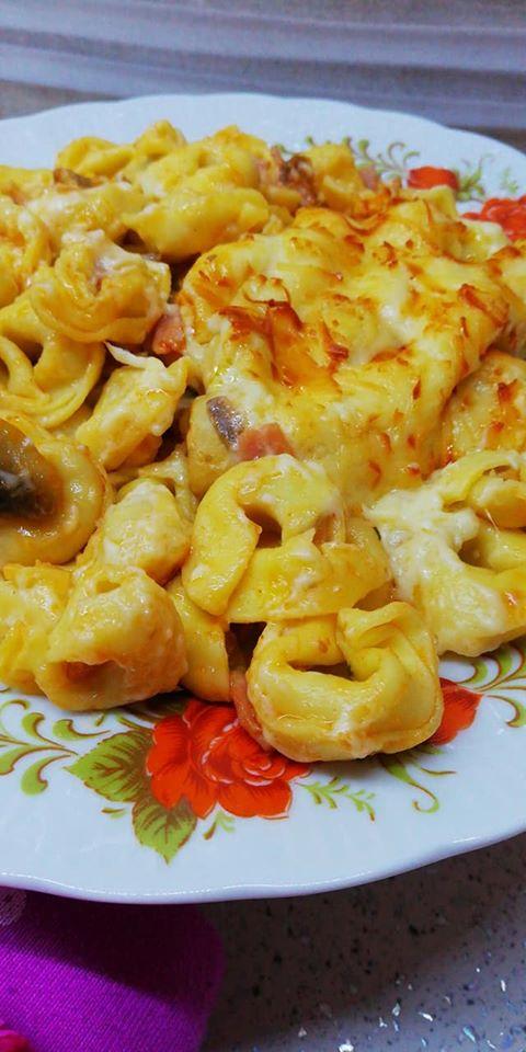 τορτελινια με μανιταρια μπεικον και μπεσαμελ