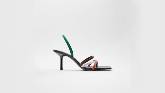 Αυτά τα δερμάτινα πέδιλα από τα Zara θα τα ερωτευτείς! Άνετα, κομψά και οικονομικά