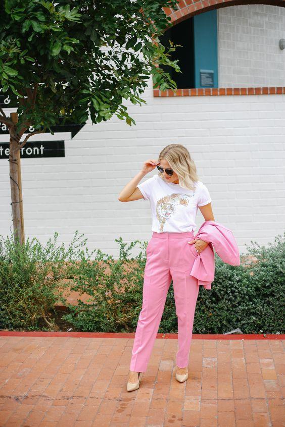 Αυτό το Καλοκαίρι το ροζ παντελόνι θα γίνει must! Δες 15 τρόπους να το συνδυάσεις
