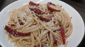 Spaghetti ολικής αλέσεως με chilly. Η συνταγή που θα ενεργοποιήσει  το μεταβολισμό σας