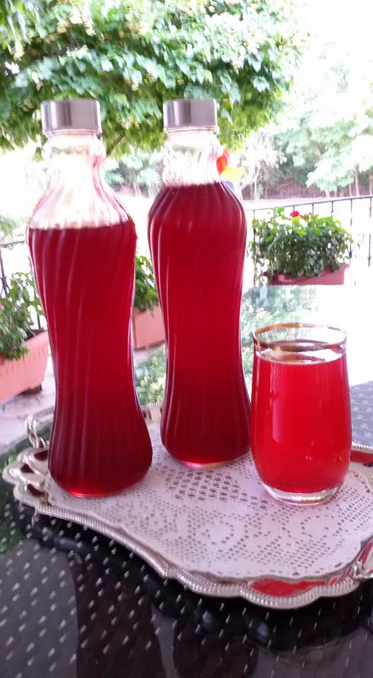 παραδοσιακή σπιτική βυσσινάδα της γιαγιάς2