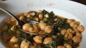Ρεβίθια φρικασέ: Παραδοσιακή συνταγή της Τήνου