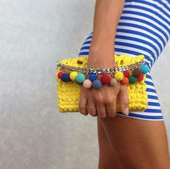 crocket κίτρινο τσαντάκι με χρωματιστές φούντες