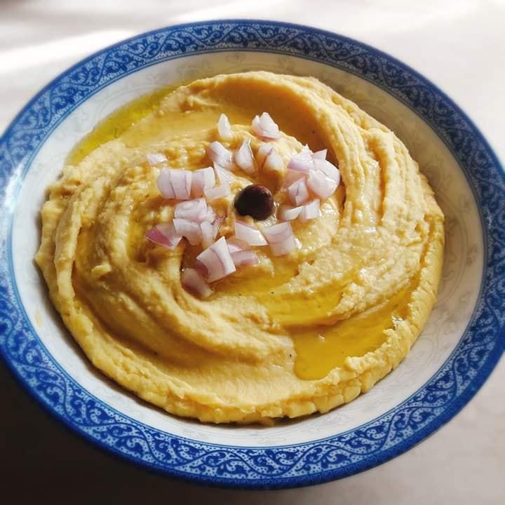 Παραδοσιακή συνταγή για μακαρονάδα σκόρδου από τη Σαντορίνη
