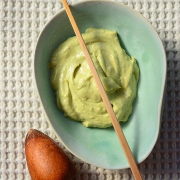 Μάσκα προσώπου με αβοκάντο