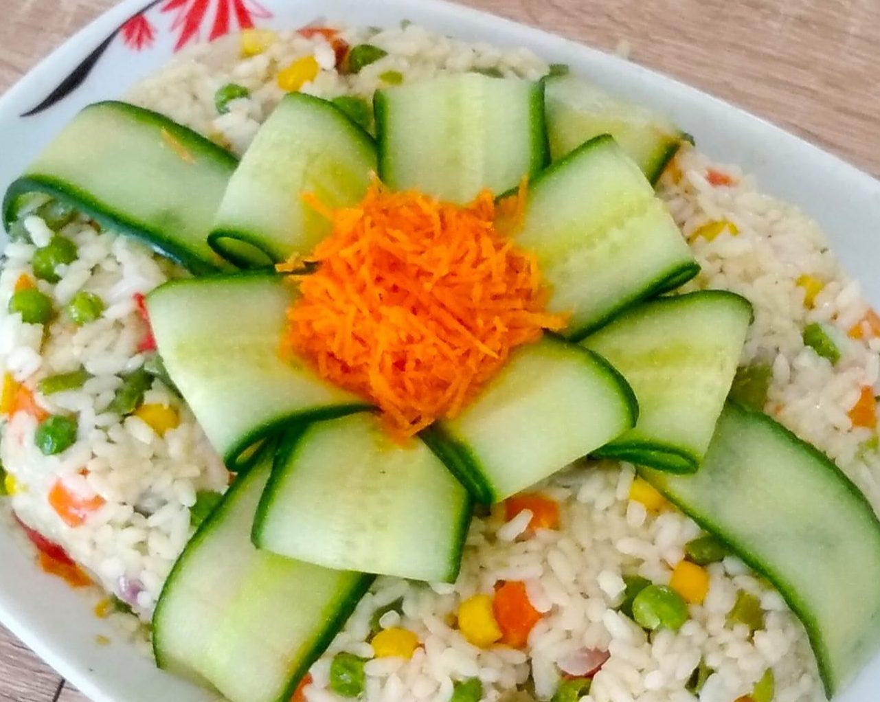 Συνταγή για ρύζι με λαχανικά ιδανικό για μπουφέ