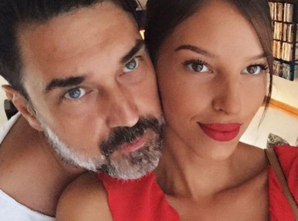 Χαρά Παππά-Μπουράκ Χακί