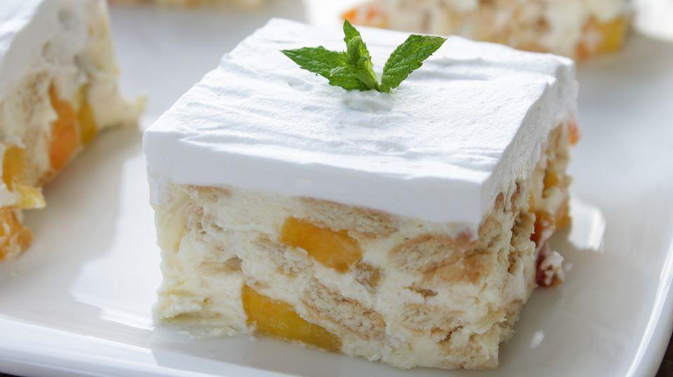 γλυκό ψυγείου με ροδάκινα