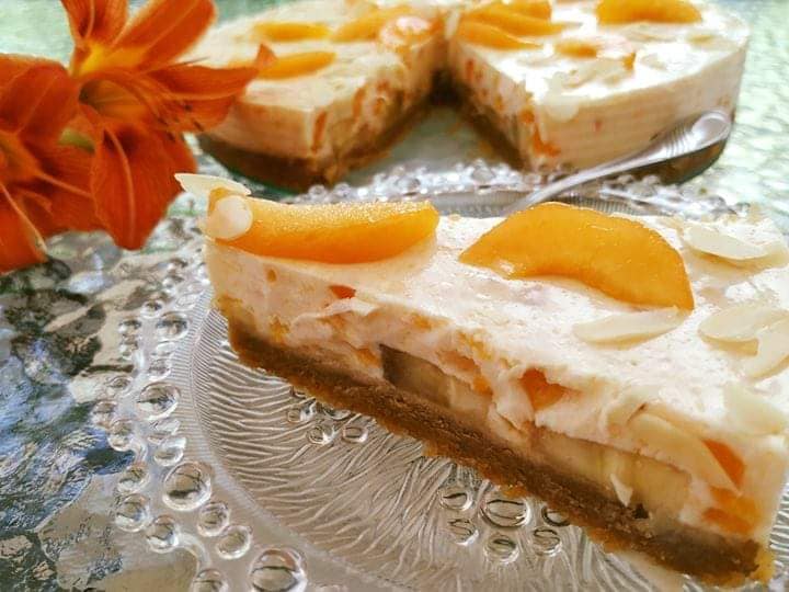 τάρτα γιαουρτιού με βερίκοκα