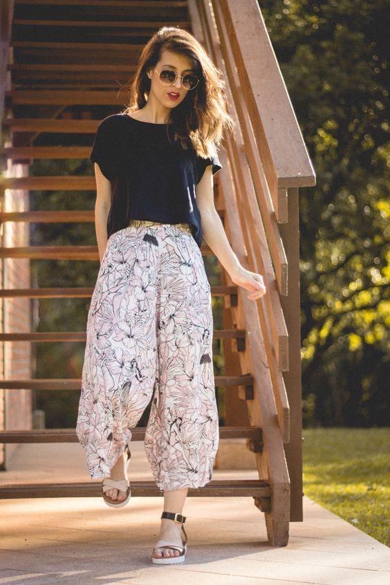 άσπρη παντελόνα με μαύρα σχέδια