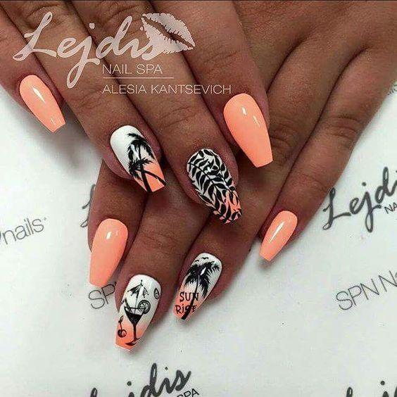 κοραλί μανικιούρ με φοίνικες