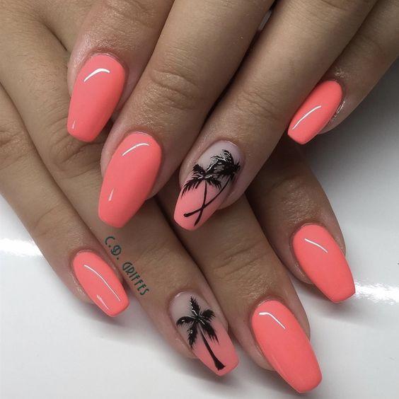 κοραλί μανικιούρ με φοίνικες και γκρι λεπτομέρειες