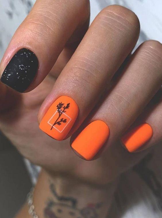 Το πορτοκαλί ταιριάζει άψογα με το μαύρισμα σου! Δες 15 ιδέες με πορτοκαλί νύχια