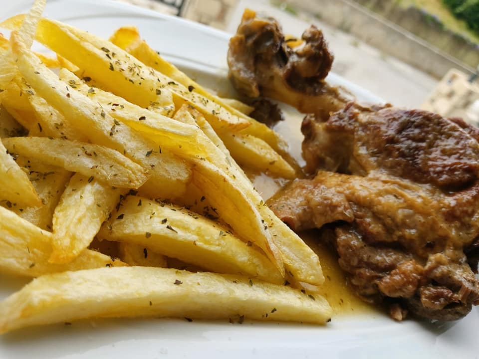 Κρητικό τσιγαριαστό κατσίκι 2