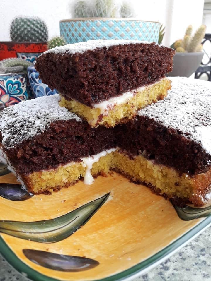 Αφράτο & πεντανόστιμο δίχρωμο κέικ με κρέμα!