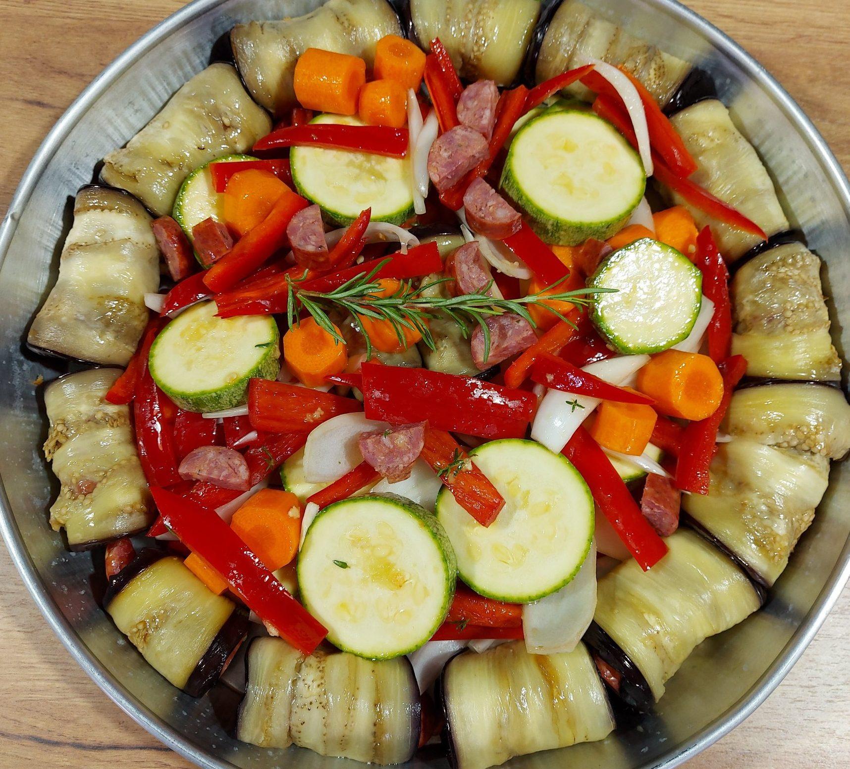Τουρλού με λουκάνικα, μελιτζάνες & διάφορα λαχανικά- Το απόλυτο καλοκαιρινό φαγητό