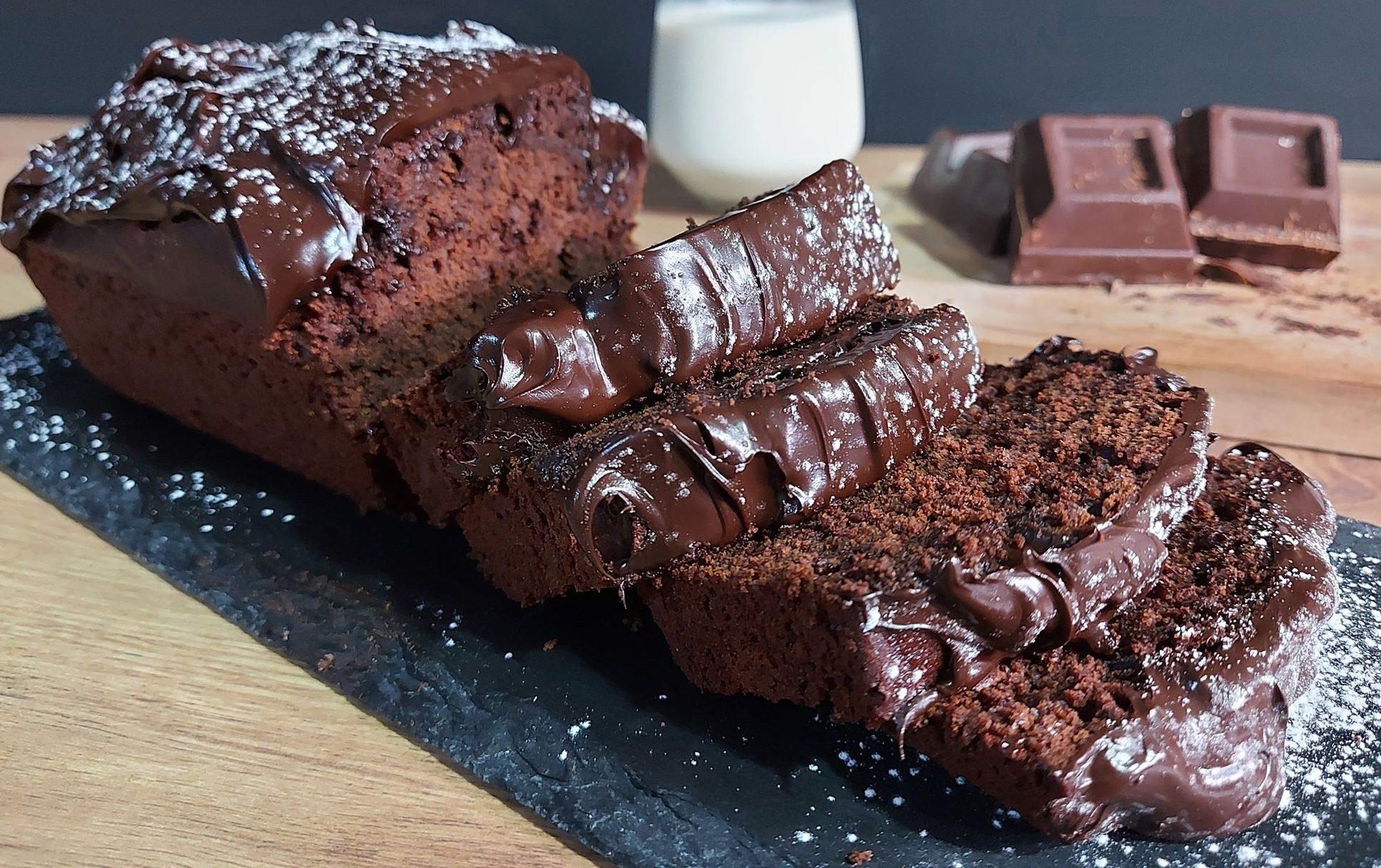 Νηστίσιμο σοκολατένιο κέικ με 3 υλικά- Ιδανικό και για vegans!
