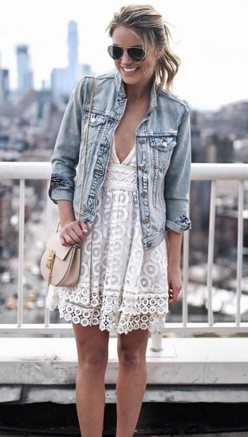 λευκό φόρεμα με τζιν τζακετ