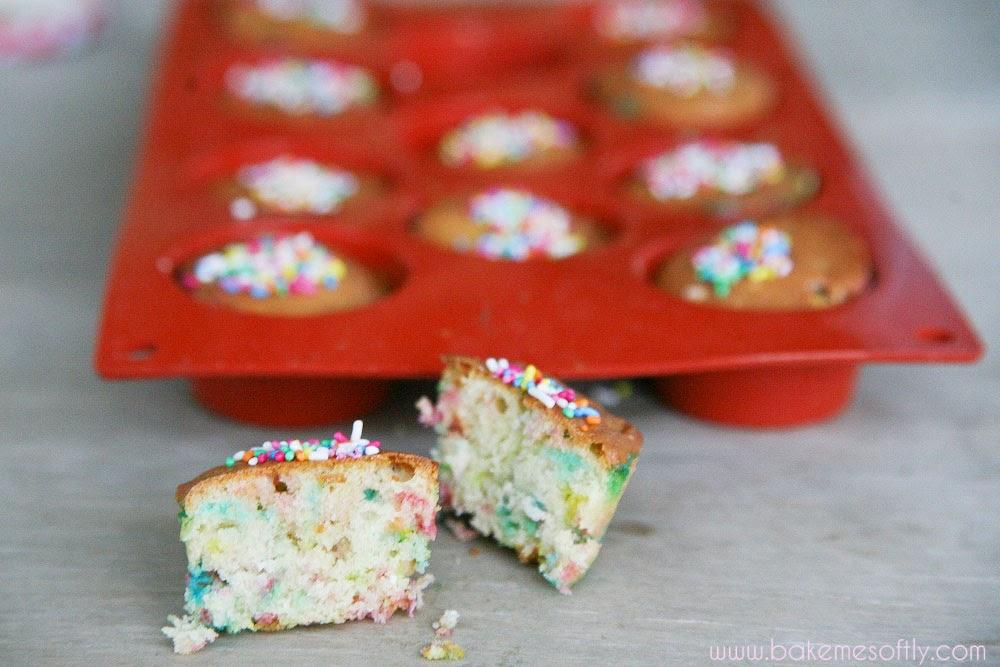 Funfetti Cupcakes: Τα πιο χρωματιστά & παιχνιδιάρικα cupcakes για το παιδικό party!