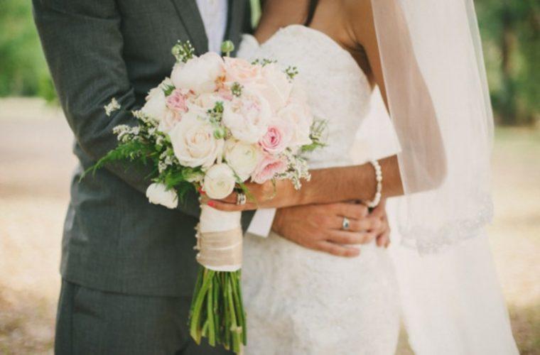 Ορεινή Αχαΐα: Παντρεύτηκαν με αστυνομική επιτήρηση γιατί πλακώθηκαν τα σόγια πριν τον γάμο!