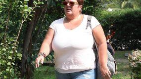 Θεαματική αλλαγή: H Ελεάννα Τρυφίδου έχασε σχεδόν 40 κιλά και ποζάρει με λευκό, κοντό φόρεμα! (εικόνα)