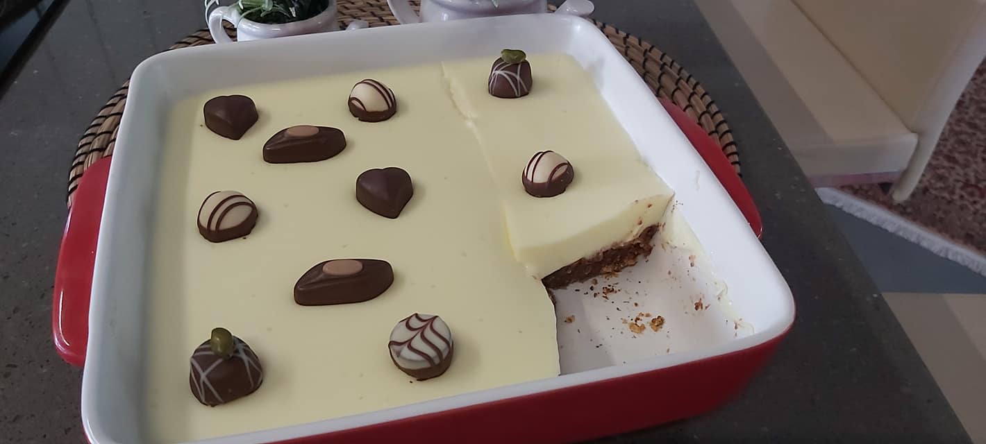 γιαουρτόγλυκο με λεμόνι και μπισκότα σε πυρέξ