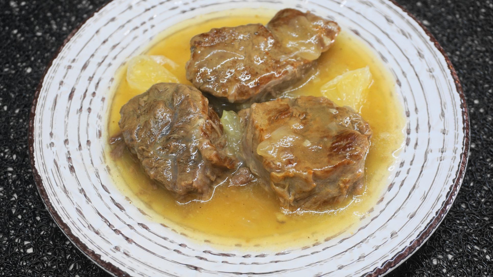 Το λεμονάτο της αρχάριας: Μοσχάρι λεμονάτο με χυλωμένη σάλτσα από απλά υλικά