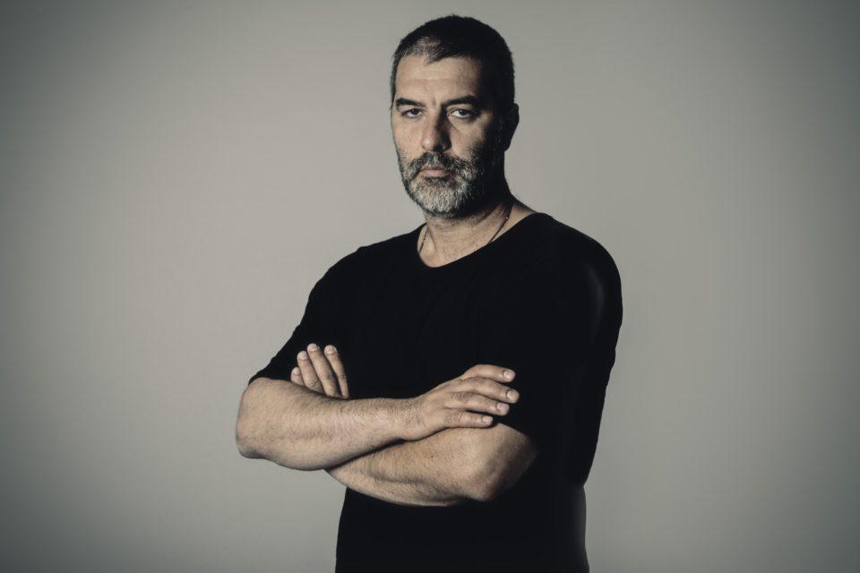 Άγριες Μέλισσες: O άνδρας μυστήριο και τα ντοκουμέντα από τη δολοφονία του Σέργιου.