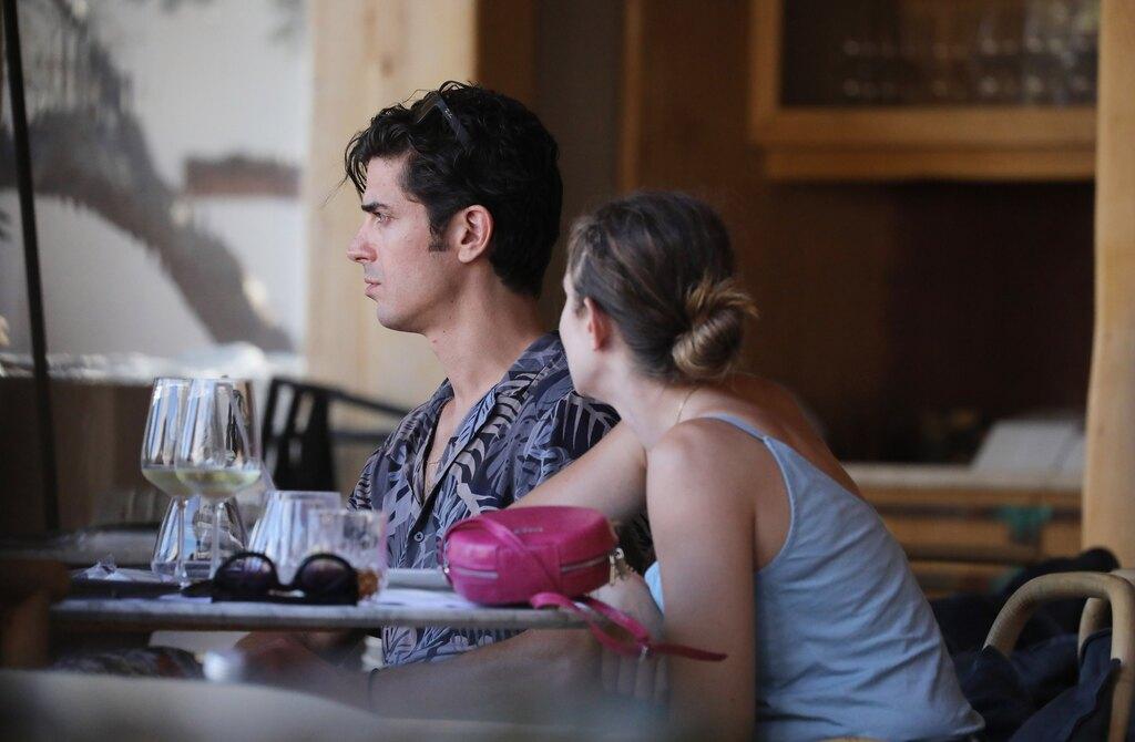 Άγριες Μέλισσες : Δεν σας πάει το μυαλό ποιοι πρωταγωνιστές είναι ζευγάρι (photos)