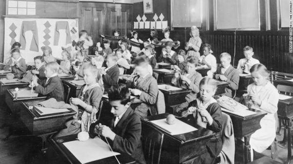 Τι έγινε με τα σχολειά στην πανδημία του 1918: Η ιστορία επαναλαμβάνεται;