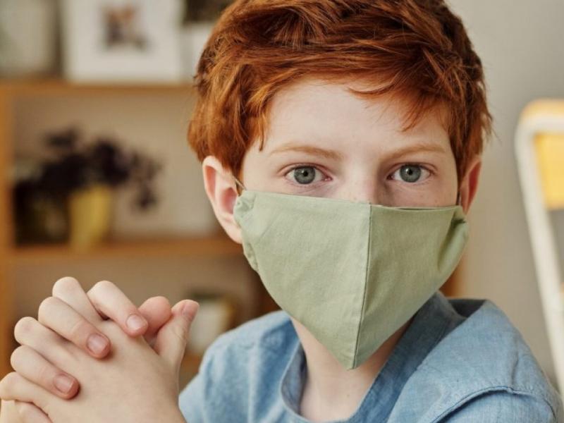 10 συμβουλές για να φορούν τα παιδιά μάσκα στο σχολείο χωρίς να διαμαρτύρονται