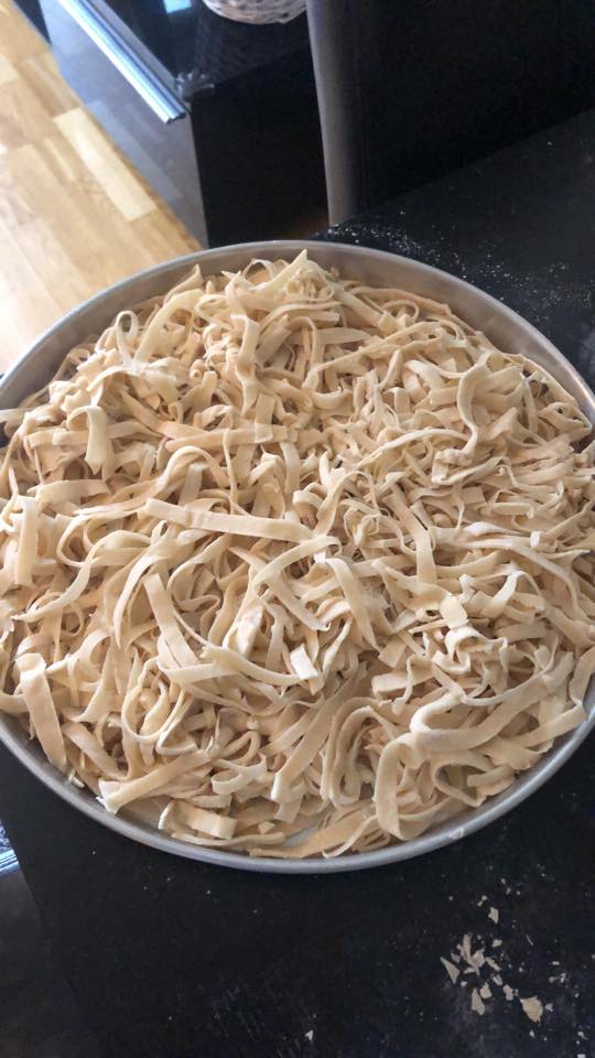 Υβριστόν ή εβριστόν: Η παραδοσιακή συνταγή ζυμαρικών που μοιάζουν με χυλοπίτες