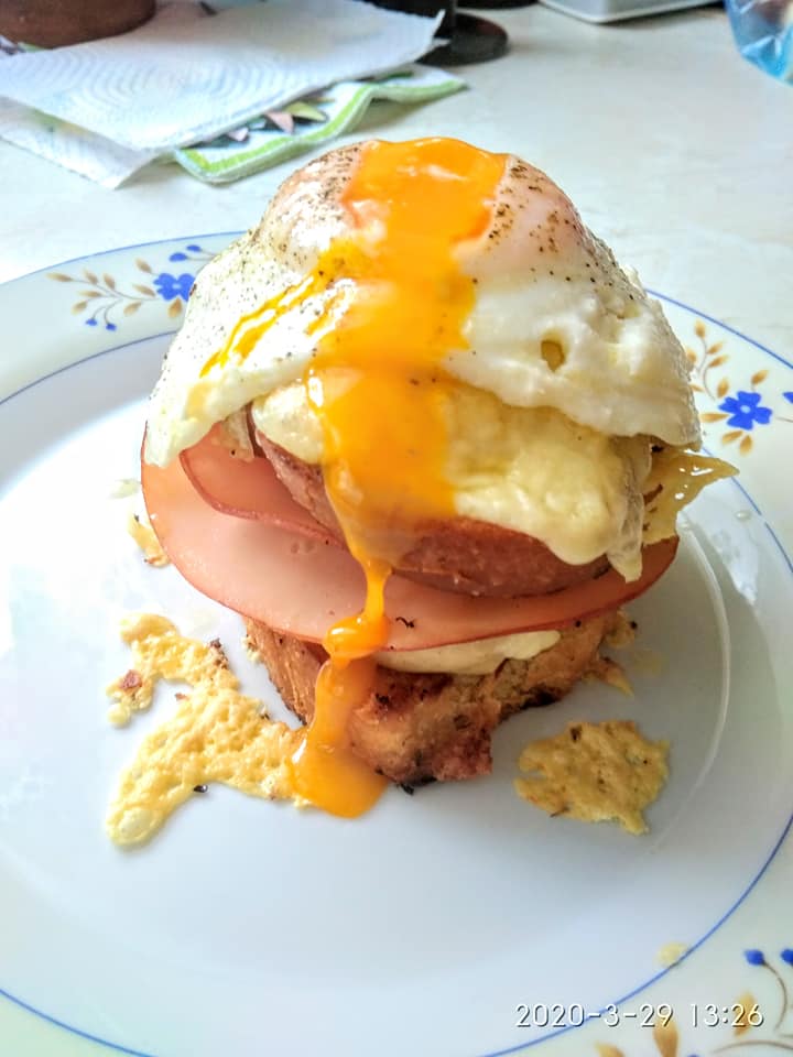 Croque madame: Το γαλλικό πρωινό με τοστ, αυγά και μπεσαμέλ