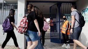 Σχολεία: Στέλνουν εξώδικα για τις μάσκες - Γονείς απειλούν δασκάλους, καθηγητές