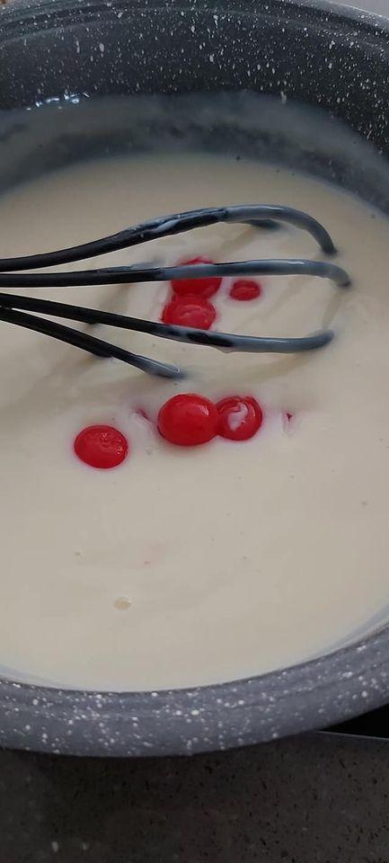 Συνταγή για Κρέμα βανίλιας με στέβια, μπισκότα & κομπόστα κεράσι