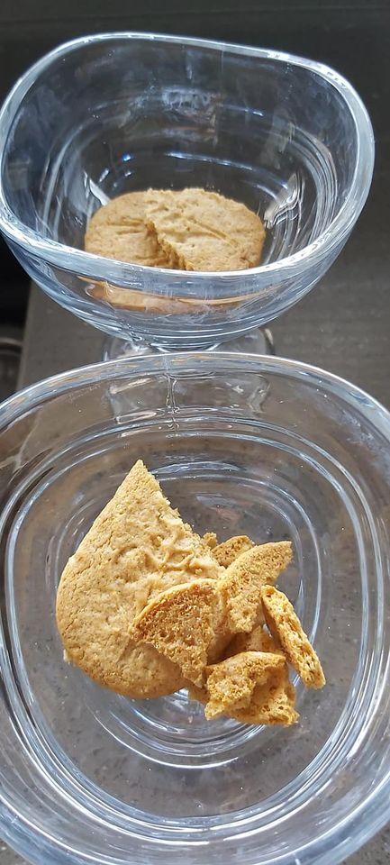 Συνταγή για Κρέμα βανίλιας με στέβια, μπισκότα & κομπόστα κεράσι