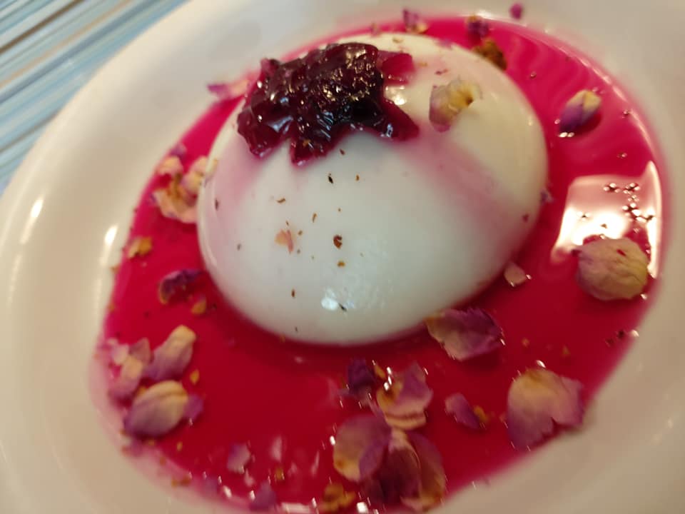 Συνταγή για Μαχαλέπι με ανθόνερο ένα υπέροχο γλυκό ψυγείου