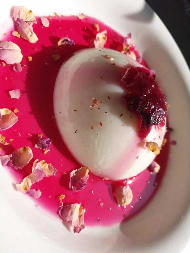 Συνταγή για Μαχαλέπι με ανθόνερο ένα υπέροχο γλυκό ψυγείου