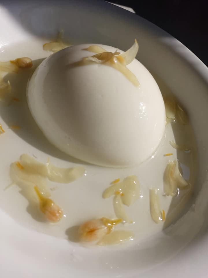 Συνταγή για Μαχαλέπι με ανθόνερο ένα υπέροχο γλυκό ψυγείου