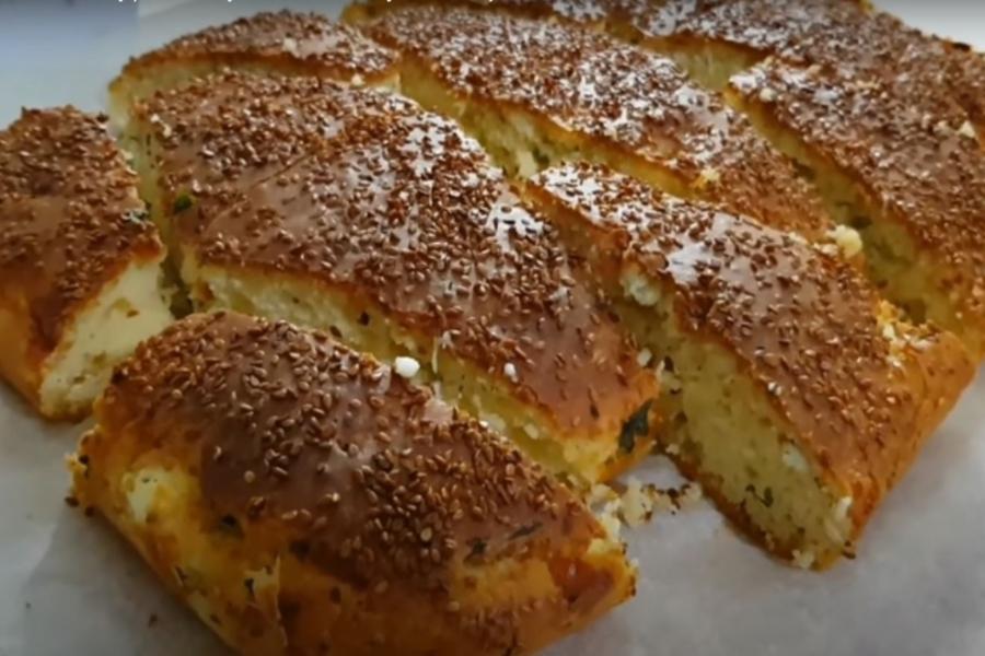 Back to school: Αφράτο τυρόψωμο με φέτα και κίτρινο τυρί! Τέλειο κολατσιό για το σχολείο