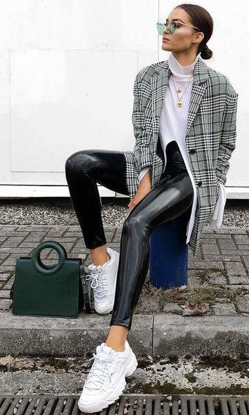 Vinyl γυναικείο παντελόνι- Η τάση όλων των εποχών & πως να το φορέσεις φέτος τον Χειμώνα!