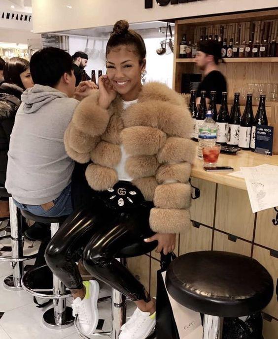 Vinyl Κολάν παντελόνι μαύρο με γούνινο μπουφάν κρεμ