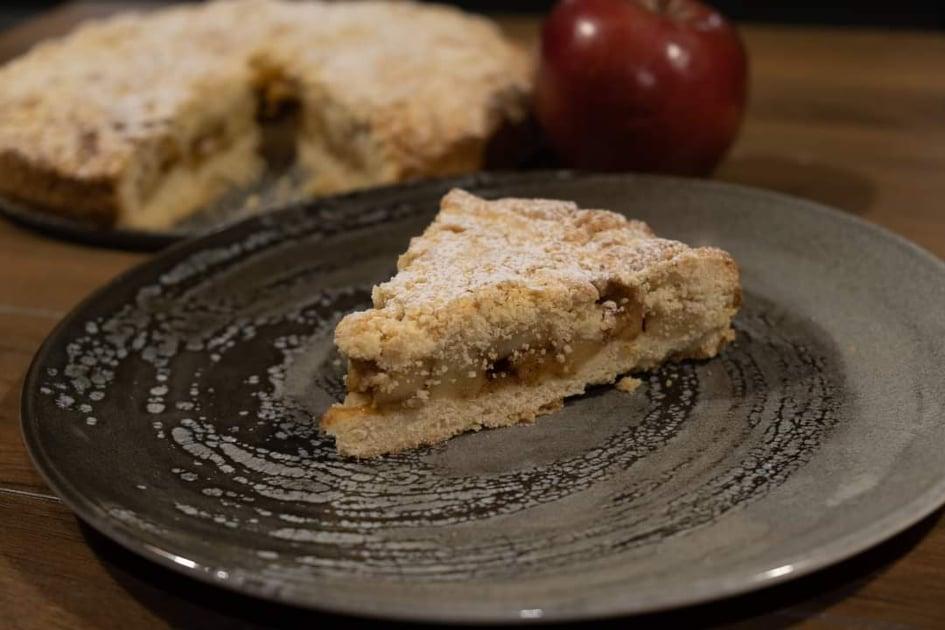 Η συνταγή για τριφτή μηλόπιτα του live Kitchen  που έριξε το facebook