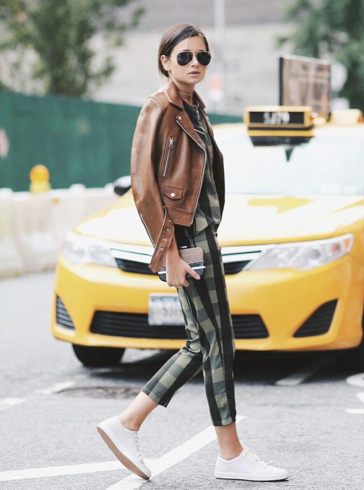 καφέ biker jacket ιδέες