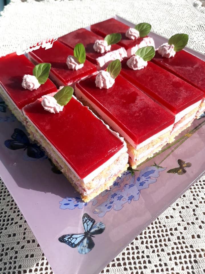 Απολαυστική τούρτα βατόμουρο που θα ξετρελάνει τους καλεσμένους σας! Απολαυστική τούρτα βατόμουρο που θα ξετρελάνει τους καλεσμένους σας!