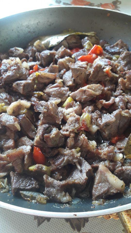 Πεντανόστιμη τηγανιά από αγριογούρουνο με πιπεριές σκέτο λουκούμι