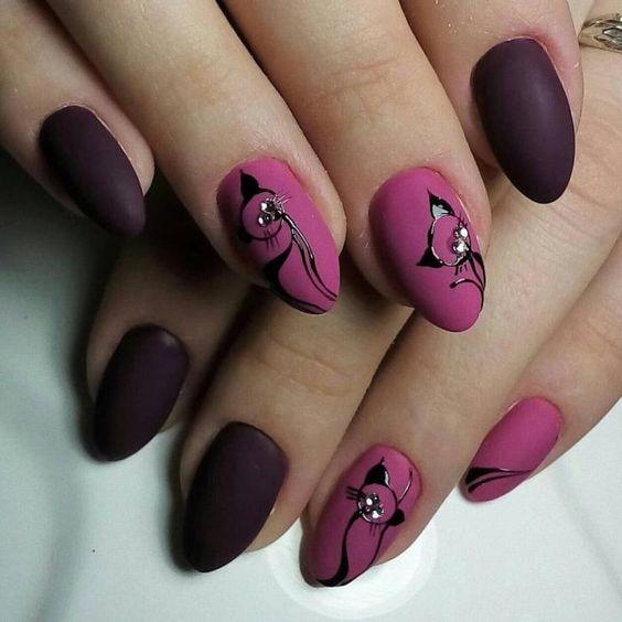 νύχια μοβ με σχέδιο γάτα νύχια μοβ με σχέδιο γάτα