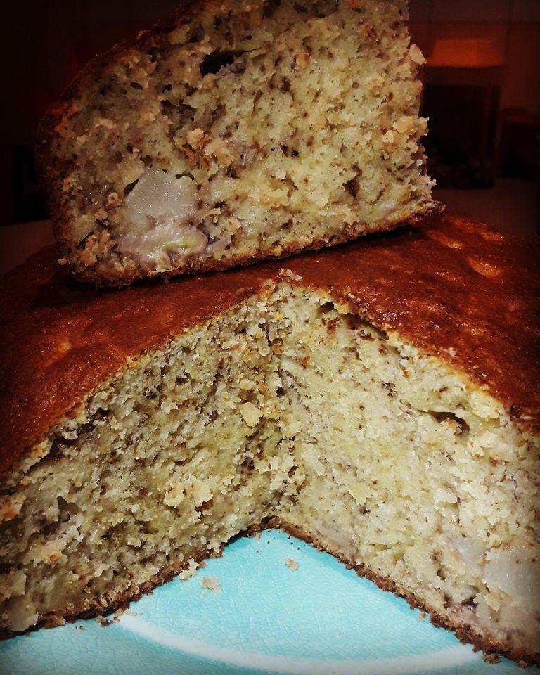 Ζουμερό κέικ που δεν θρυμματίζεται με φρούτα & καρύδια!