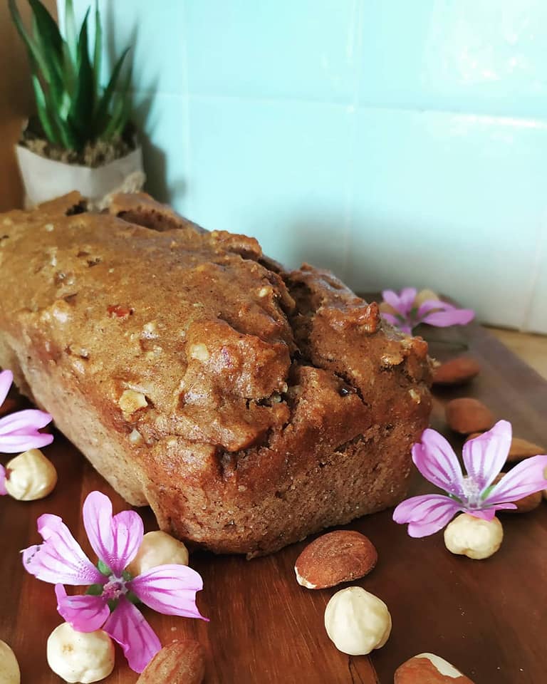 Healthy Cake: Με αλεύρι ολικής, μέλι, ξηρούς καρπούς & χουρμάδες