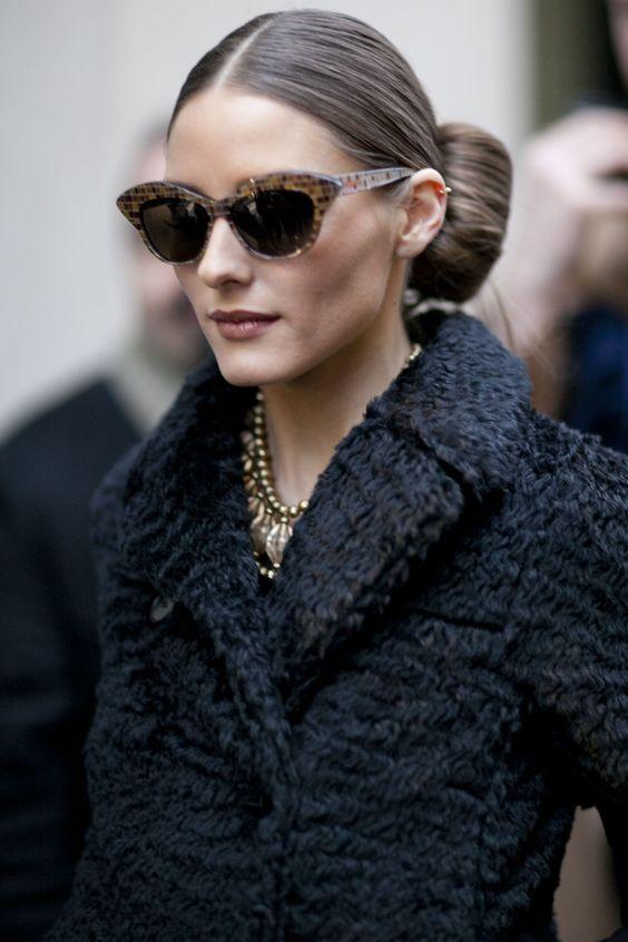 Αυστηρή χαμηλή κοτσίδα με φράντζα για την δουλειά